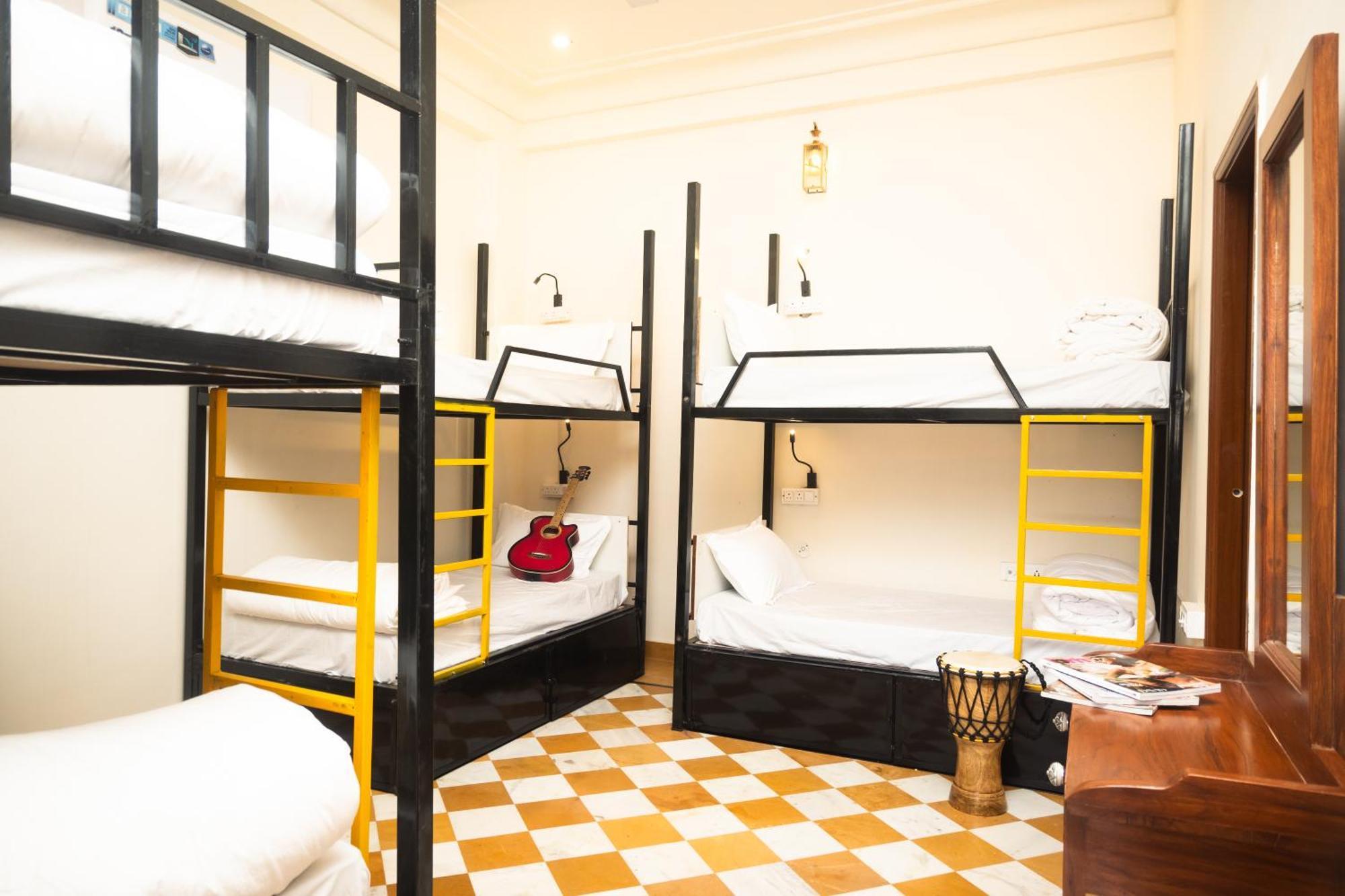 Banana Hostel Puškar Exteriér fotografie